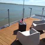Apartman Arka 2 Na Wodzie W Mielnie 400 Metrow Do Morza, Rower Wodny, Wifi, Parking *